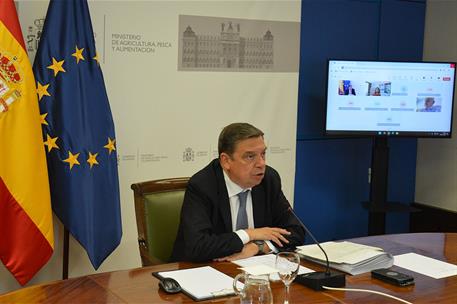 Luis Planas informa a las comunidades autónomas sobre la defensa de la PAC