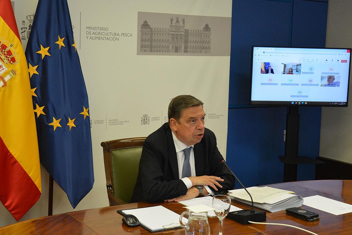 Luis Planas informa a las comunidades autónomas sobre la defensa de la PAC