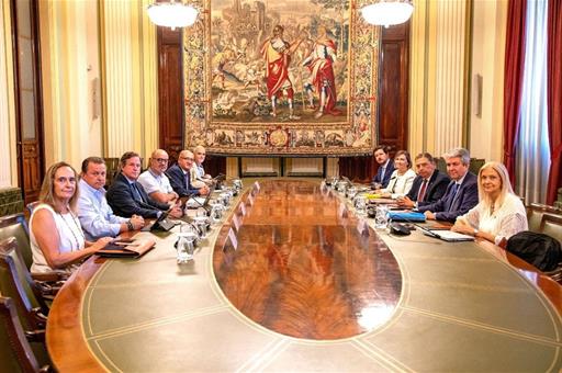 Reunión del ministro de Agricultura, Pesca y Alimentación, Luis Planas, con representantes del sector pesquero y acuícola