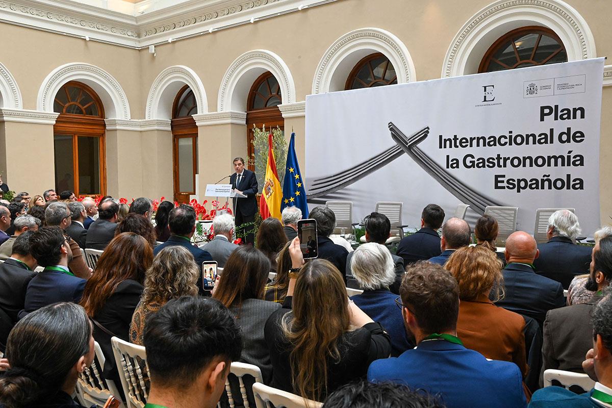 ​El ministro de Agricultura, Pesca y Alimentación, Luis Planas, durante su intervención en el acto.