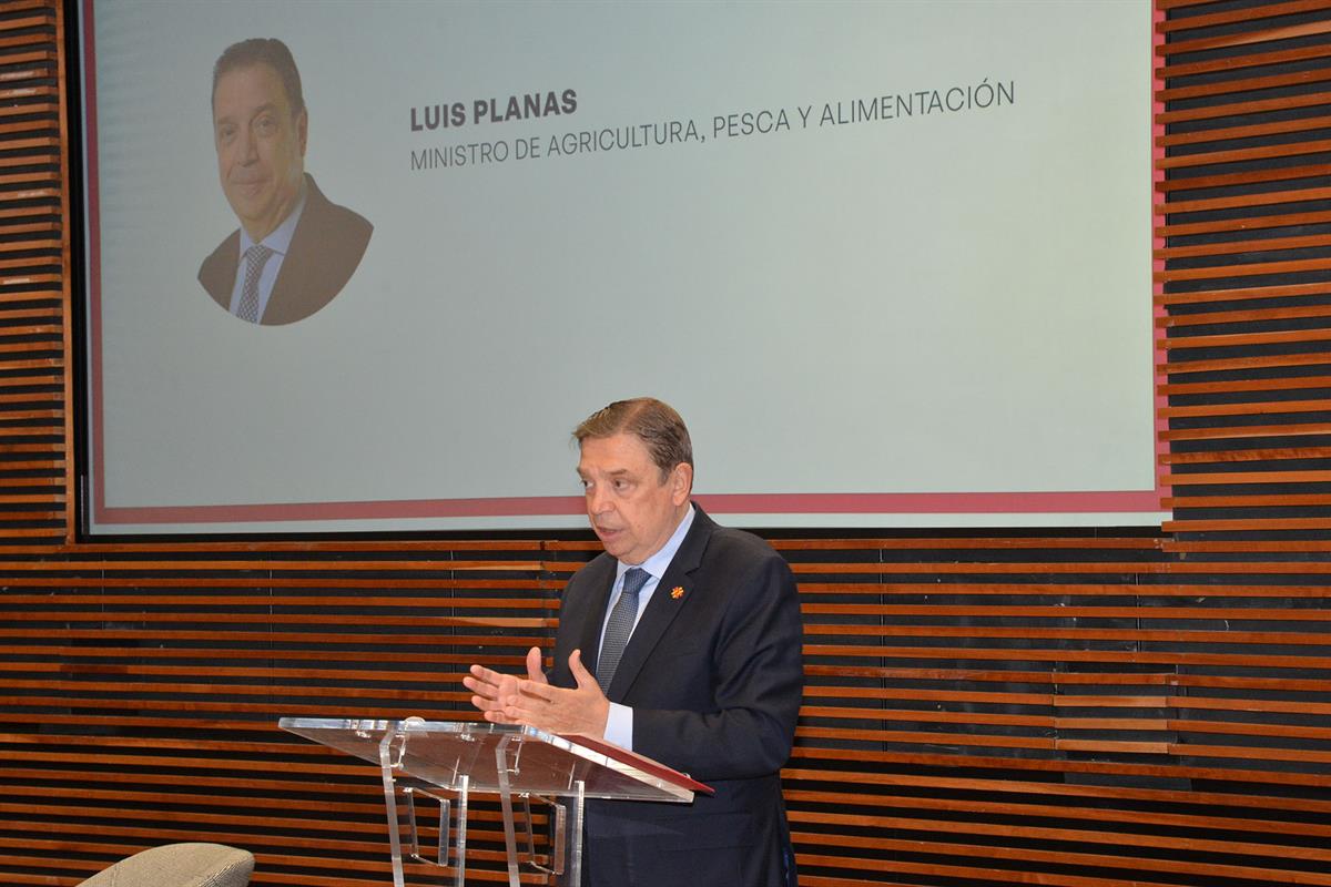 El ministro de Agricultura, Pesca y Alimentación, Luis Planas, interviene en la Asamblea General 2026 de Marcas de Restauración,