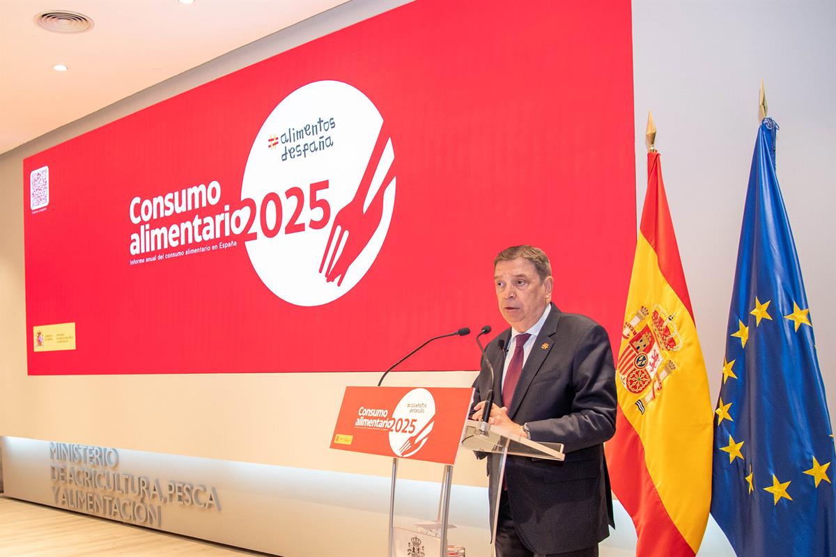 El ministro de Agricultura, Pesca y Alimentación, Luis Planas, presenta el informe anual de consumo alimentario de 2025