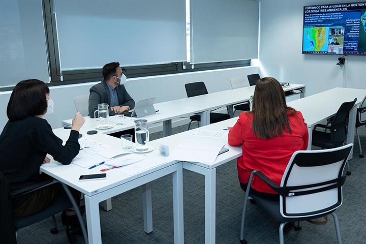 La ministra Morant durante la reunión