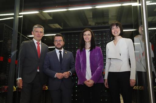 La ministra Diana Morant, la comisaria europea Mariya Gabriel y el president de la Generalitat de Catalunya, Pere Aragonès