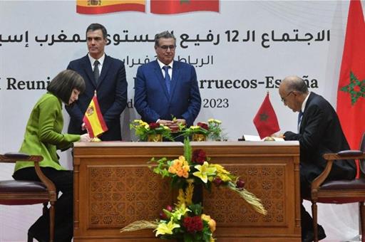 Firma del acuerdo entre la ministra Diana Morant y su homólog marroquí Abdellatif Mirauoi