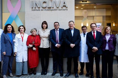 4/02/2023. Science and Innovation earmarks more than €480 million for cancer research. Family photo of the visit of the Minister for Science...