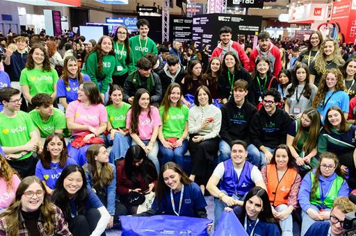 La ministra de Ciencia, Innovación y Universidades, Diana Morant, junto a los asistentes a AULA 2026.