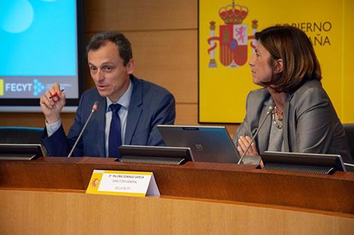 El ministro Pedro Duque y la directora de la Fundación Española para la Ciencia y la Tecnología, Paloma Domingo