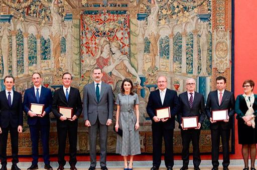 Foto de familia de los premiados