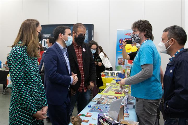 Alberto Garzón durante su visita 