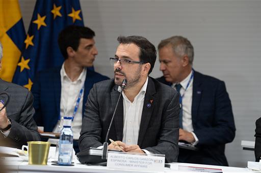 14/09/2023. Protection of vulnerable consumers. The acting Minister for Consumer Affairs, Alberto Garzón, at the meeting between representat...