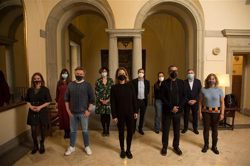Foto de familia del jurado que ha otorgado a Karlos Arguiñano el Premio Nacional de Televisión 2021