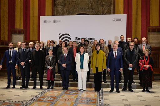 Foto de familia en el acto de firma del protocolo para Barcelona