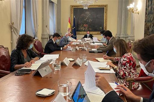 Reunión de la Comisión Interministerial para el Estatuto del Artista, presidida por el ministro Miquel Iceta