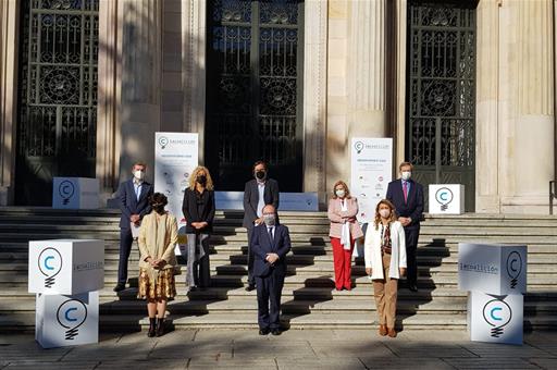 Miquel Iceta junto a los integrantes del observatorio