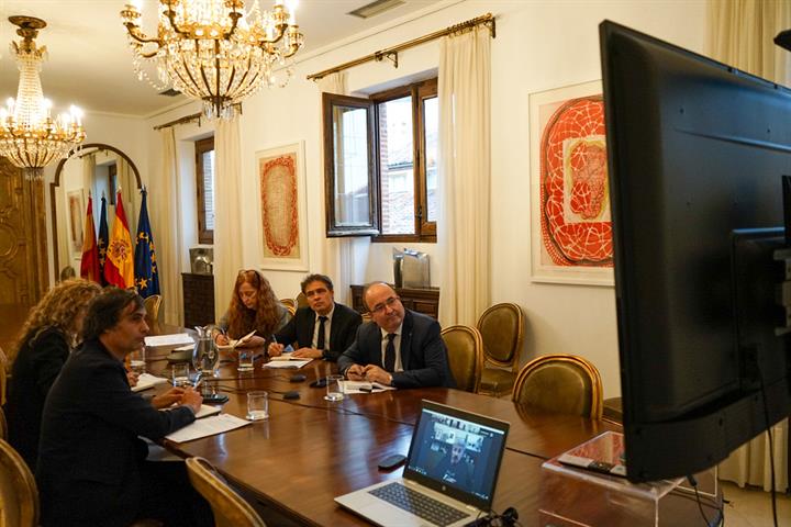 Miquel Iceta mantiene una reunión bilateral telemática con su homólogo ucraniano, Oleksandr Tkachenko
