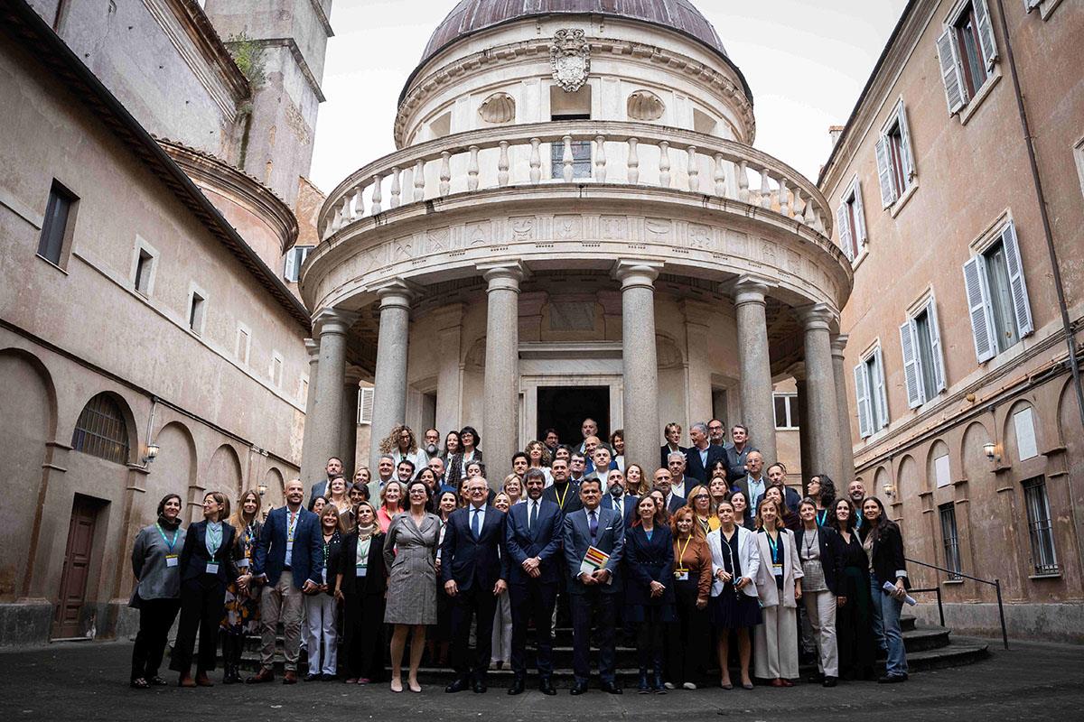 Foto de familia de la 97ª reunión del Consejo de Patrimonio Histórico, en la Academia de España en Roma