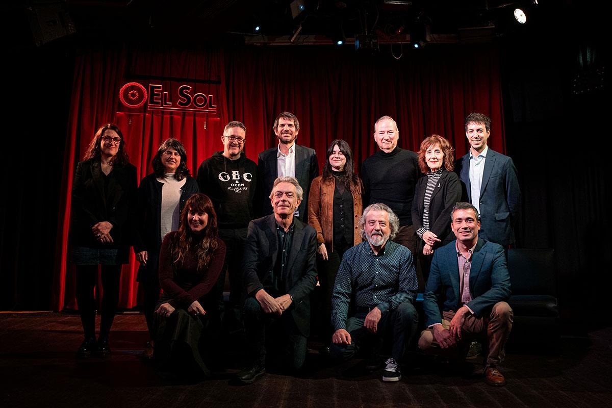 El ministro de Cultura, Ernest Urtasun, con representantes del sector de las salas de música en vivo