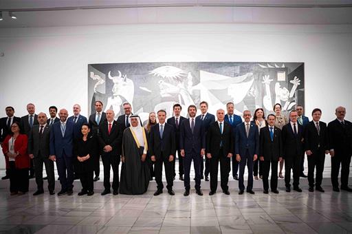 El ministro de Cultura, Ernest Urtasun, junto al resto de participantes en la Conferencia Ministerial por la Cultura Palestina.