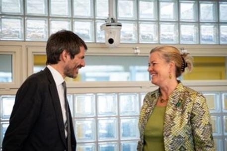 El ministro de Cultura, Ernest Urtasun, junto a la alta comisionada adjunta del Alto Comisionado de las Naciones Unidas