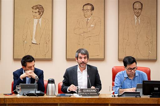 El ministro de Cultura, Ernest Urtasun, durante su comparecencia en el Congreso