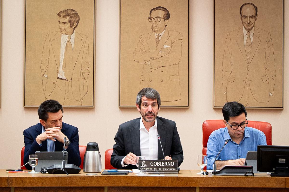 El ministro de Cultura, Ernest Urtasun, durante su comparecencia en el Congreso