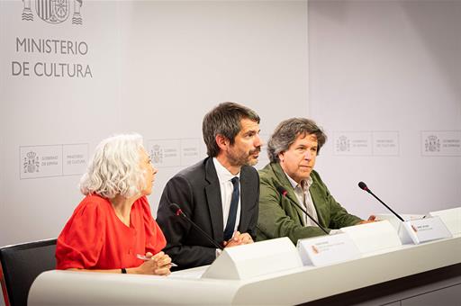 El ministro de Cultura, Ernest Urtasun, durante la presentación del programa 'Cine Vecino'