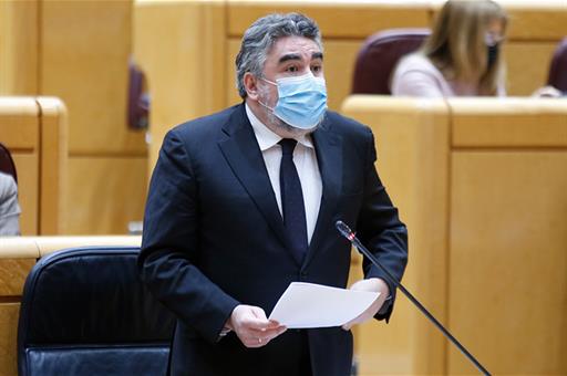 El ministro José Manuel Rodríguez Uribes durante su intervención en el Senado