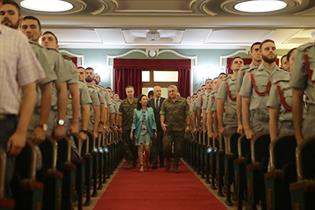 La ministra de Defensa visita la Base