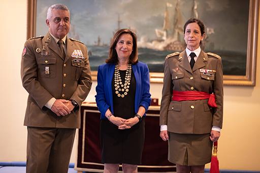 El jefe de Estado mayor del Ejército, Francisco Javier Valera Salas; la ministra Margarita Robles y la general Patricia Ortega