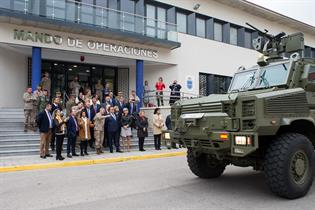 Efectivos de la Brigada Paracaidista presentan vehículos y equipos empleados en el exterior