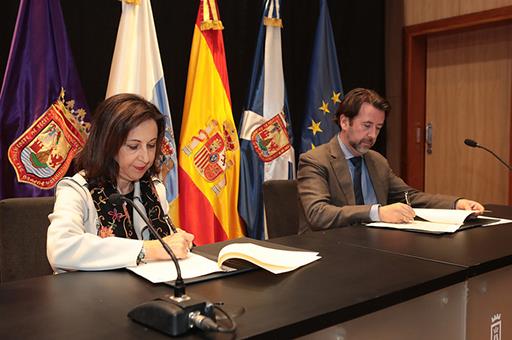 Acuerdo entre Defensa y el Cabildo de Tenerife