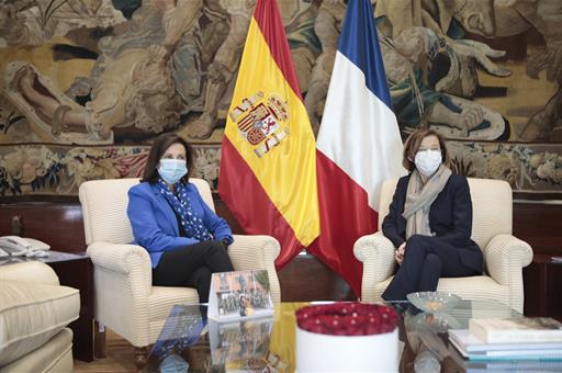 Las ministras de Defensa de España, Margarita Robles, y de Francia, Florence Parly