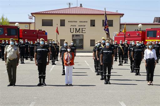 La ministra de Defensa, Margarita Robles, en la Base Aérea de Zaragoza