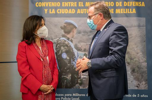 Margarita Robles junto a Eduardo Castro