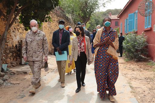 Margarita Robles durante la visita a Gorée (Senegal)