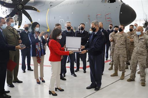 La ministra de Defensa, Margarita Robles, durante el homenaje