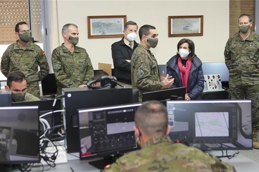 3/03/2022. Robles visita la Academia de Infantería de Toledo y pone en valor la gran preparación de las Fuerzas Armadas