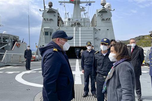 La ministra de Defensa, Margarita Robles, durante su visita