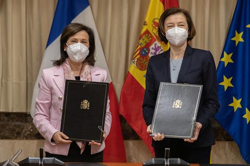 Las ministras de Defensa de España, Margarita Robles, y Francia, Florence Parly
