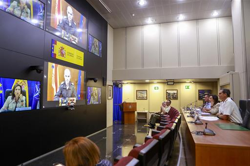 8/09/2023. Robles videoconference with the commanders of the Maritime Action Vessel 'Tornado' and the frigates 'Méndez Núñez' and 'Navarra'....