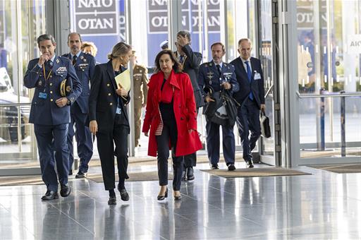 La ministra de Defensa en funciones, Margarita Robles, en la sede del Cuartel General de la OTAN en Bruselas.