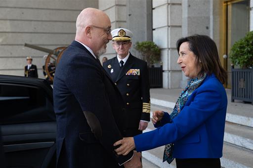 12/04/2023. Robles receives the Ukrainian Minister for Defence, Oleksii Reznikov. The Minister for Defence, Margarita Robles, and her Ukrain...