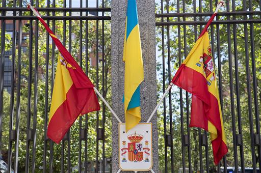 16/05/2023. Flags of Ukraine and Spain. Flags of Ukraine and Spain