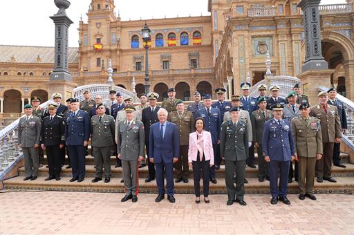 Margarita Robles, Josep Borrell y los jefes de Estado Mayor de la Defensa