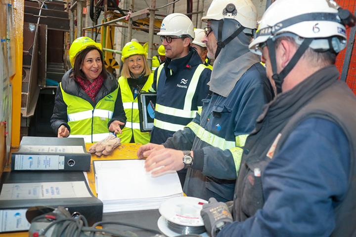 La ministra Margarita Robles en los astilleros de Navantia en Ferrol