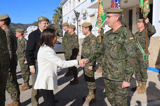 La ministra de Defensa, Margarita Robles, durante su visita a la Comandacia General de Ceuta