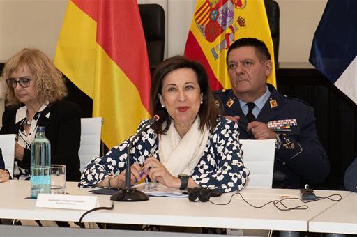 La ministra de Defensa, Margarita Robles, en el transcurso de la reunión