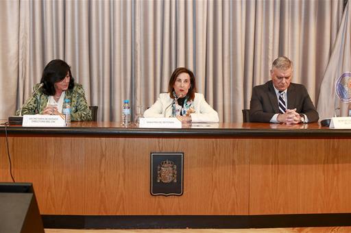 La ministra de Defensa, Margarita Robles, preside el acto de homenaje a los caídos en Irak en la sede del CNI