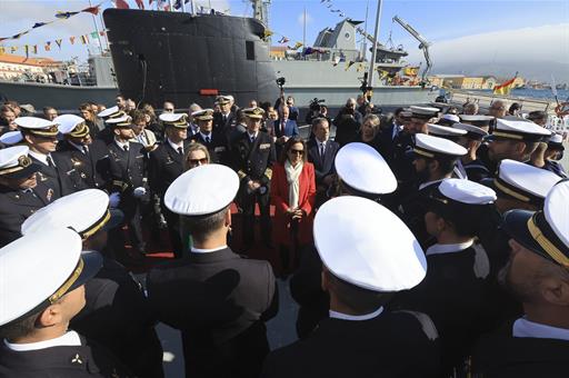 La ministra de Defensa, Margarita Robles, preside la entrega a la Armada del submarino S-81 Isaac Peral.
